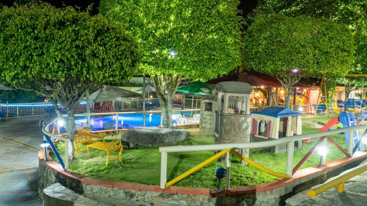 Jarabacoa River Club & Resort Extérieur photo