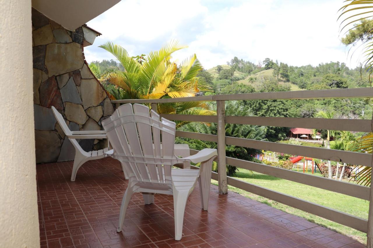 Jarabacoa River Club & Resort Extérieur photo